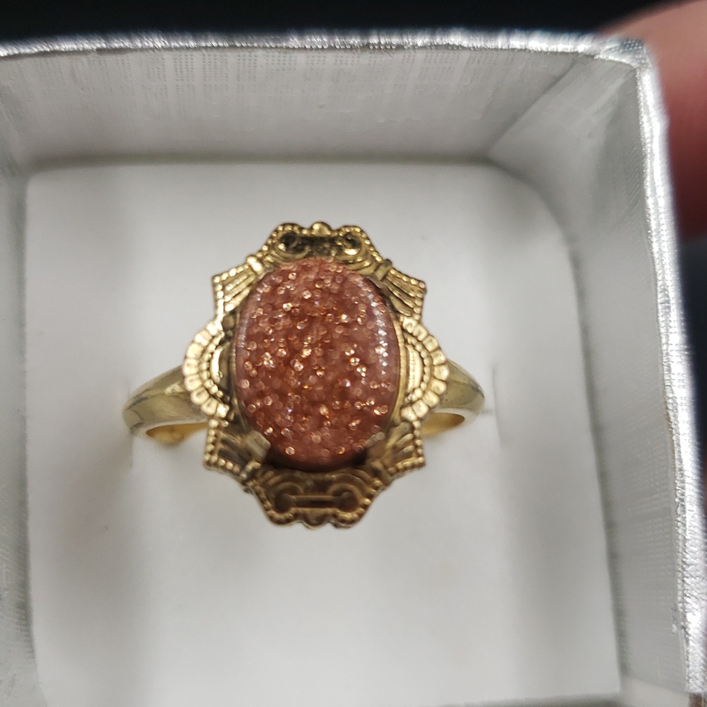 10K Yellow Gold Filled Vintage Goldstone Ring with Engraved Scalloped Edge